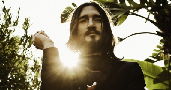 John Frusciante osiągnął równowagę między popem, a abstrakcją