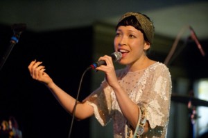 Little Dragon nagrywa i występuje z Big Boiem