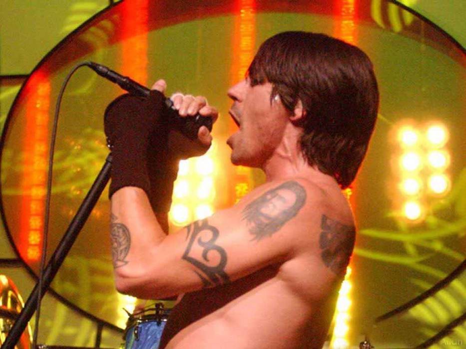 Red Hot Chili Peppers prezentują Love Of Your Life