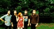 Paramore bawi się instrumentami