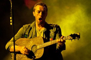 Lider Coldplay odda gitarę na cele charytatywne